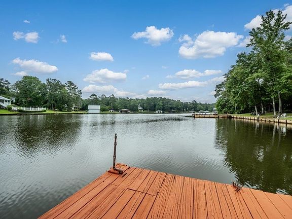 4th image of 388 Possum Point Dr