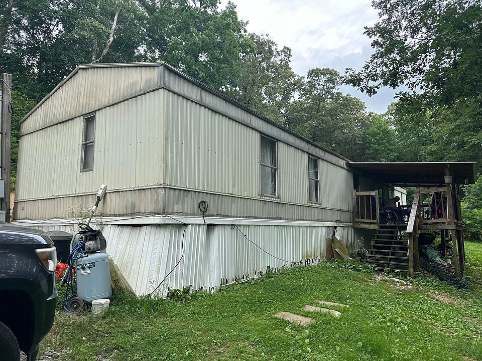 2nd image of 101 Diamond Ln