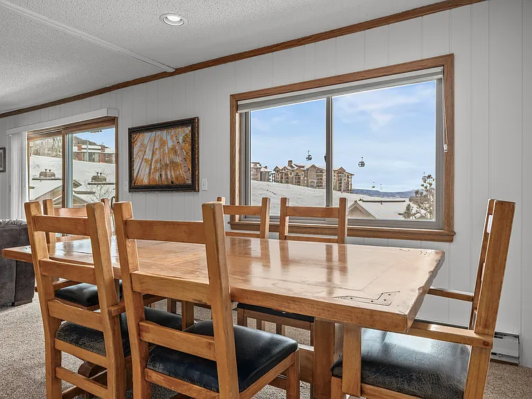 Dining Area | View from the Mountain