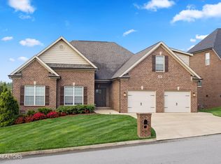 2307 Wolf Crossing Ln, Knoxville, TN 37932
