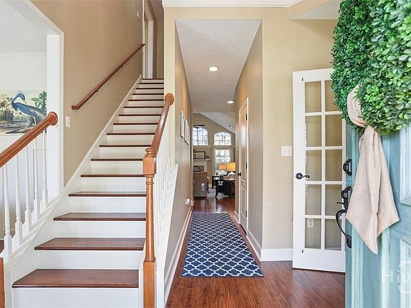4th image of 417 Stephanie Avenue