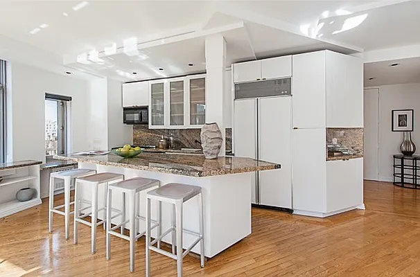 Sold by Sloane Square | media 1