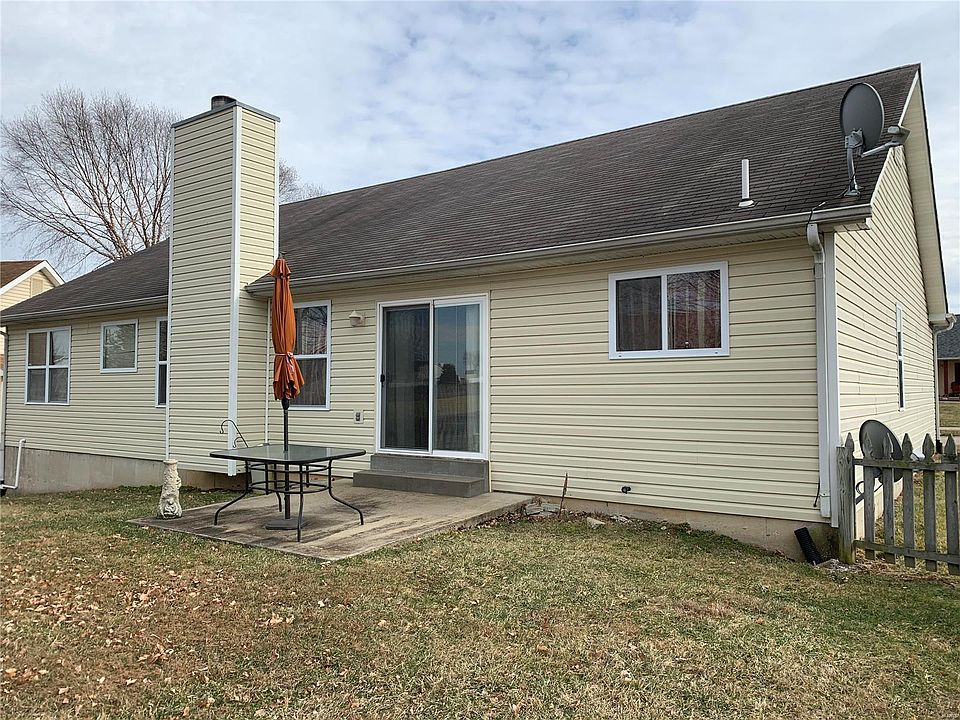 2nd image of 28 Dean Wells Ct