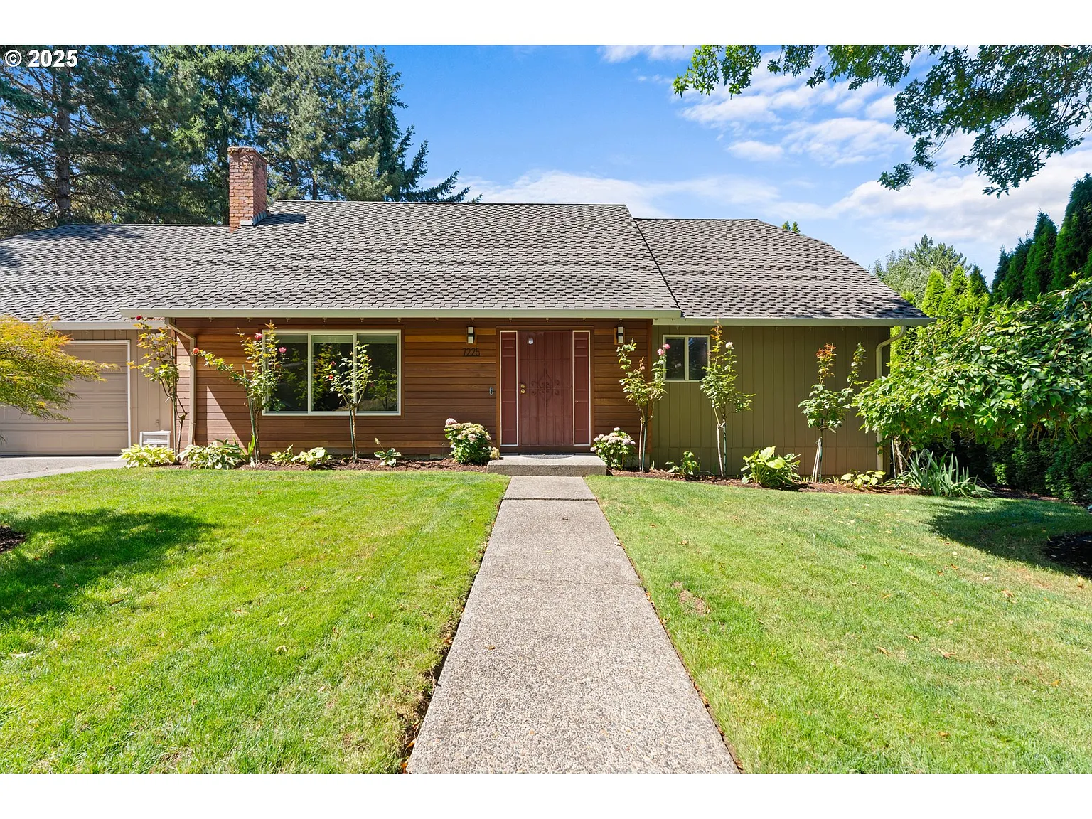 7225 SW Juniper Ter photo 1