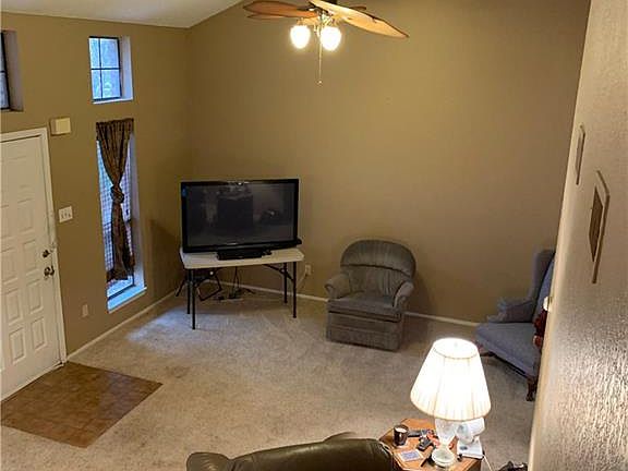 5th image of 3158 Chimney Cir