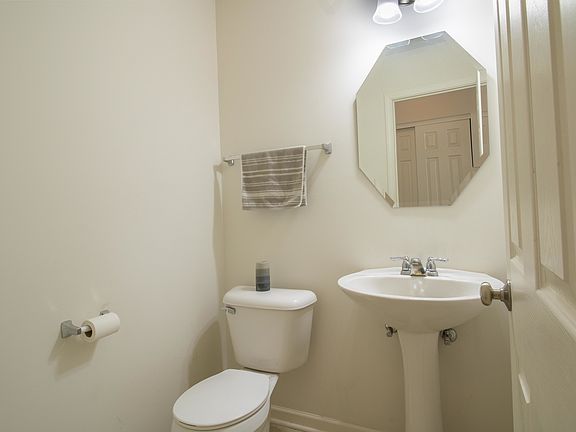5th image of 270 Wildmeadow Ln