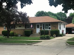 10524 W Rohr Ave, Milwaukee, WI 53225