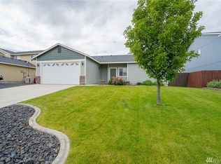 828 W Polo Ridge Dr, Moses Lake, WA 98837