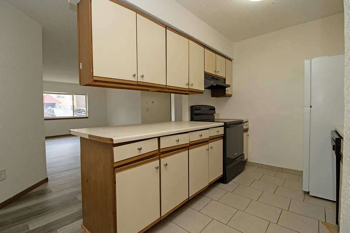 Building Photo - 1526 9th Ave S #101