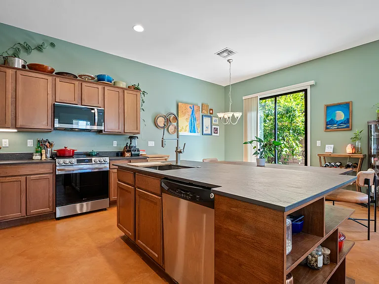 282 E Croydon Park Rd — Photo 15