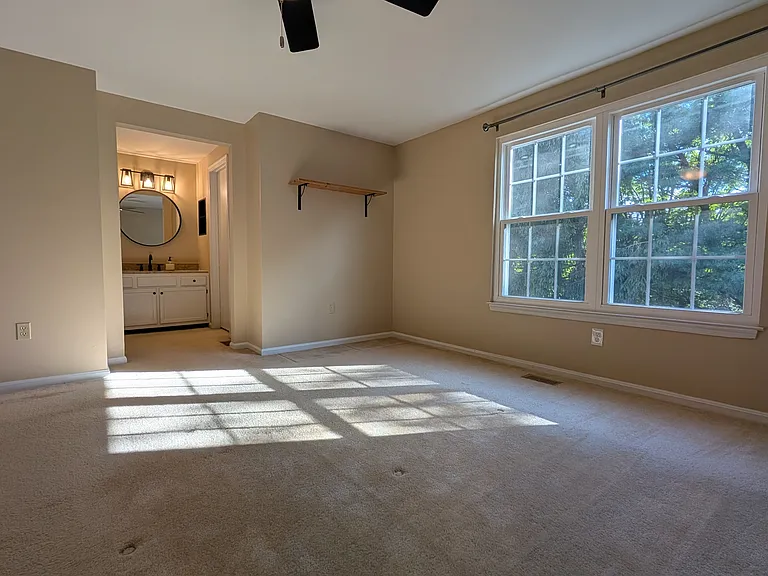 42 Battersea Bridge Ct — Photo 28