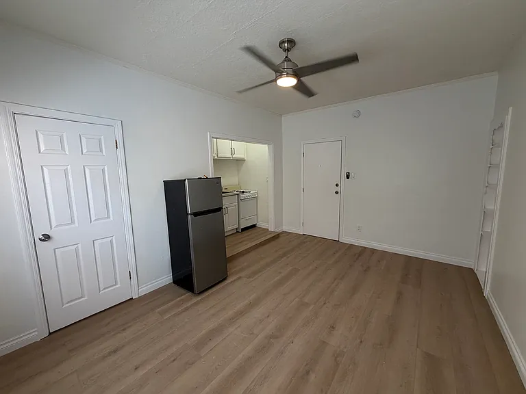 5636 La Mirada Ave #104 — Photo 6