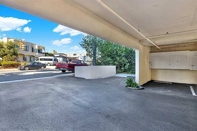 4015 Crown Point Dr #102 — Photo 20