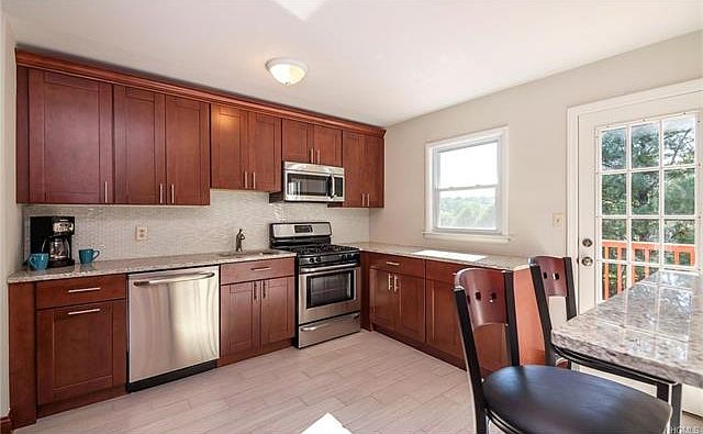 1st image of 26 Oxford Ln