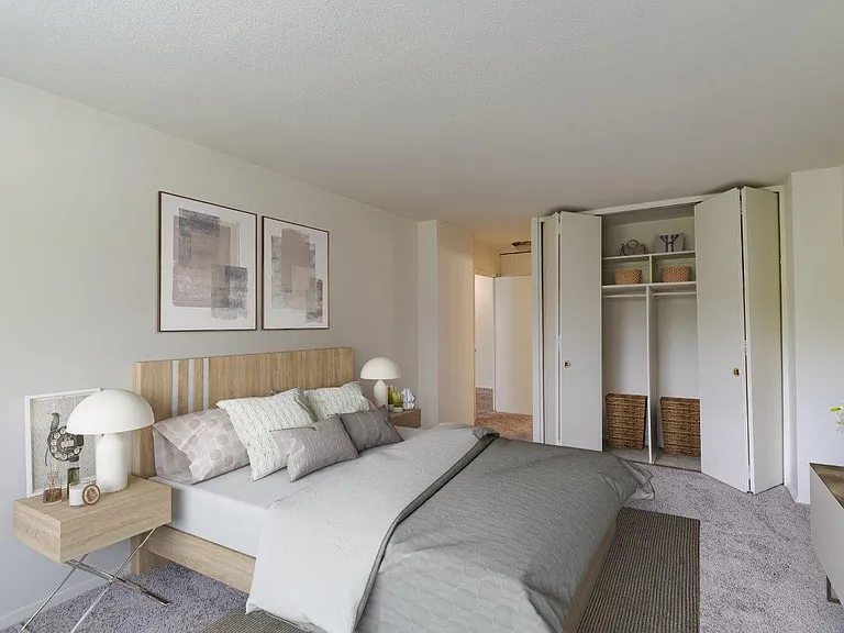 The Carlyle Apartment Homes — Photo 10