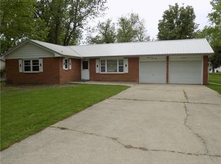 1329 N Cherry St, Cameron, MO 64429