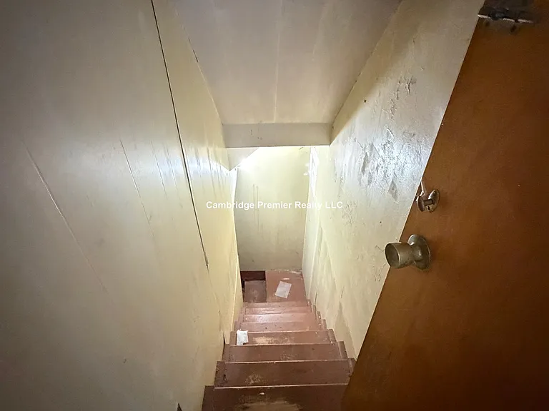 35 Rogers Ave — Photo 37