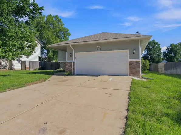 218 E Oak Meadows Rd, Derby, KS 67037