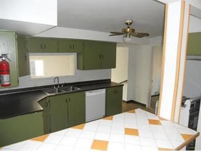 3rd image of 2821 W Irvington Pl
