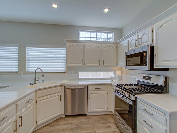 4th image of 805 San Remo Way