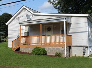 396 Country Club Rd, Washington, PA 15301