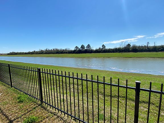 3rd image of 3056 Camden Park Ln