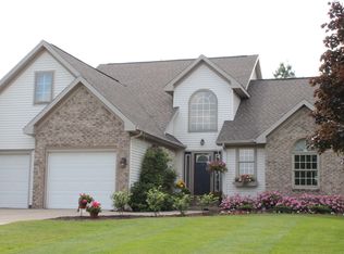 2673 Meadow Dr, Zeeland, MI 49464