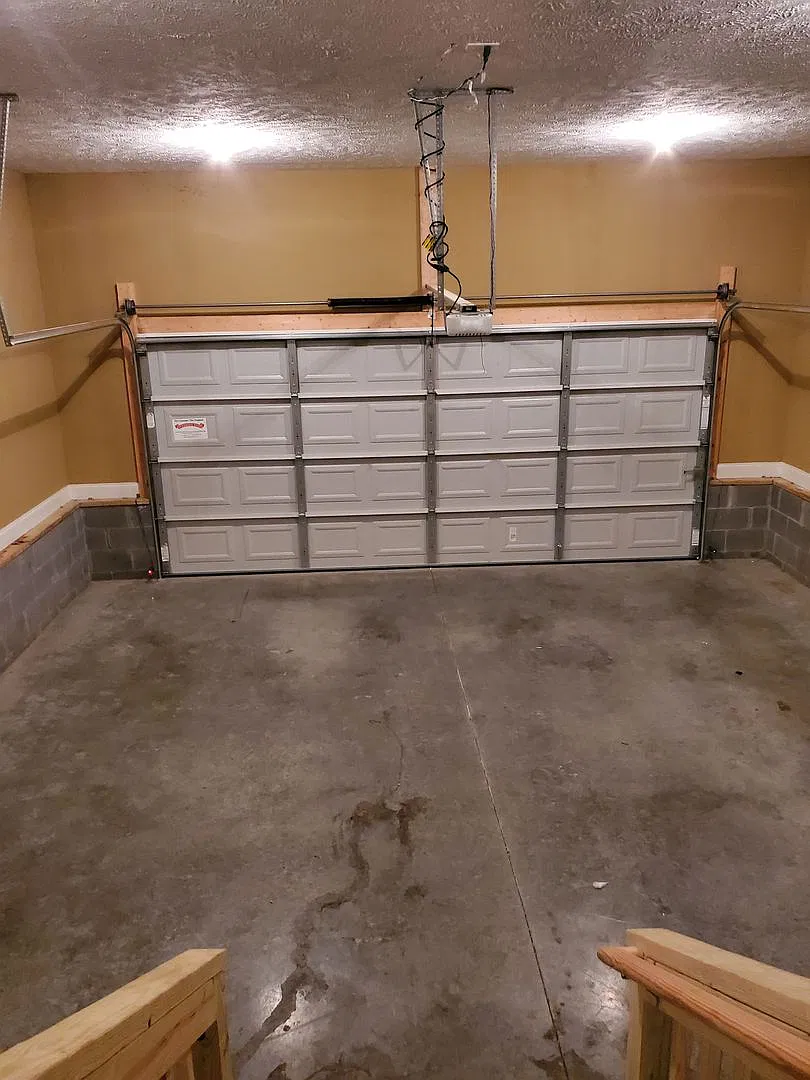 3 Bedroom, 2 Bath, 2 Car Garage — Photo 3