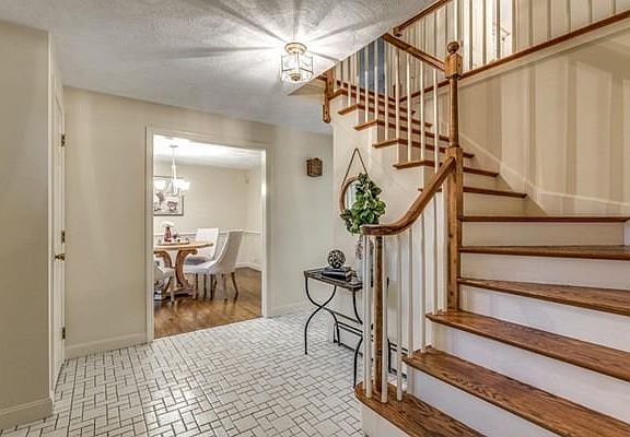 3rd image of 79 Blueberry Hill Ln