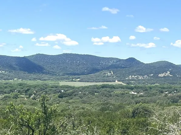 430 Fm 2748, Concan, TX 78838