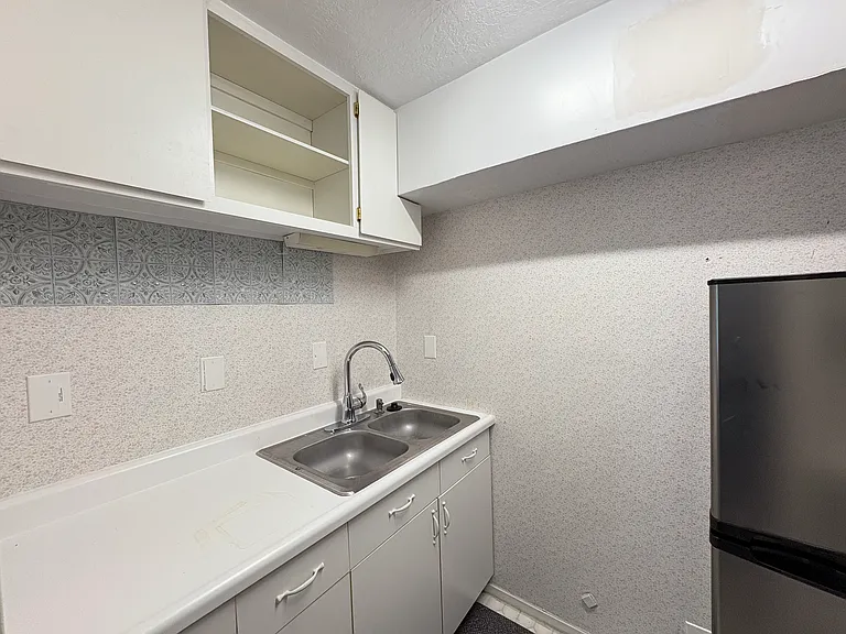 428 N 1200 E — Photo 45