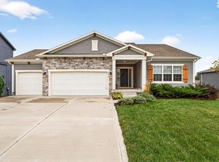 9015 NE 111th Pl, Kansas City, MO 64157