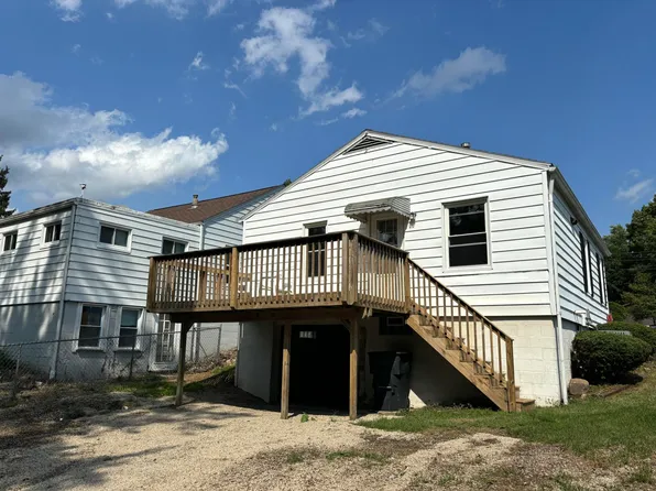 124 2nd St, Wadsworth, OH 44281