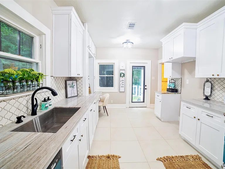 420 N Live Oak St — Photo 13