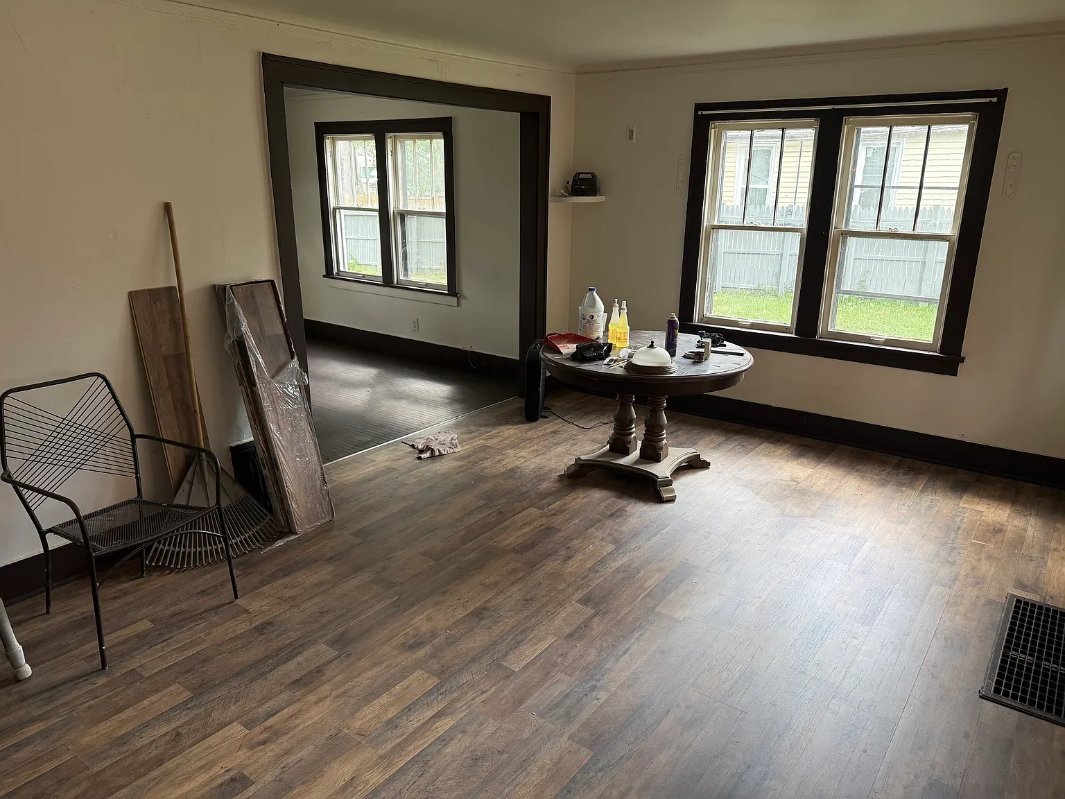 3 bed, 1001 sqft, $900 — Photo 2