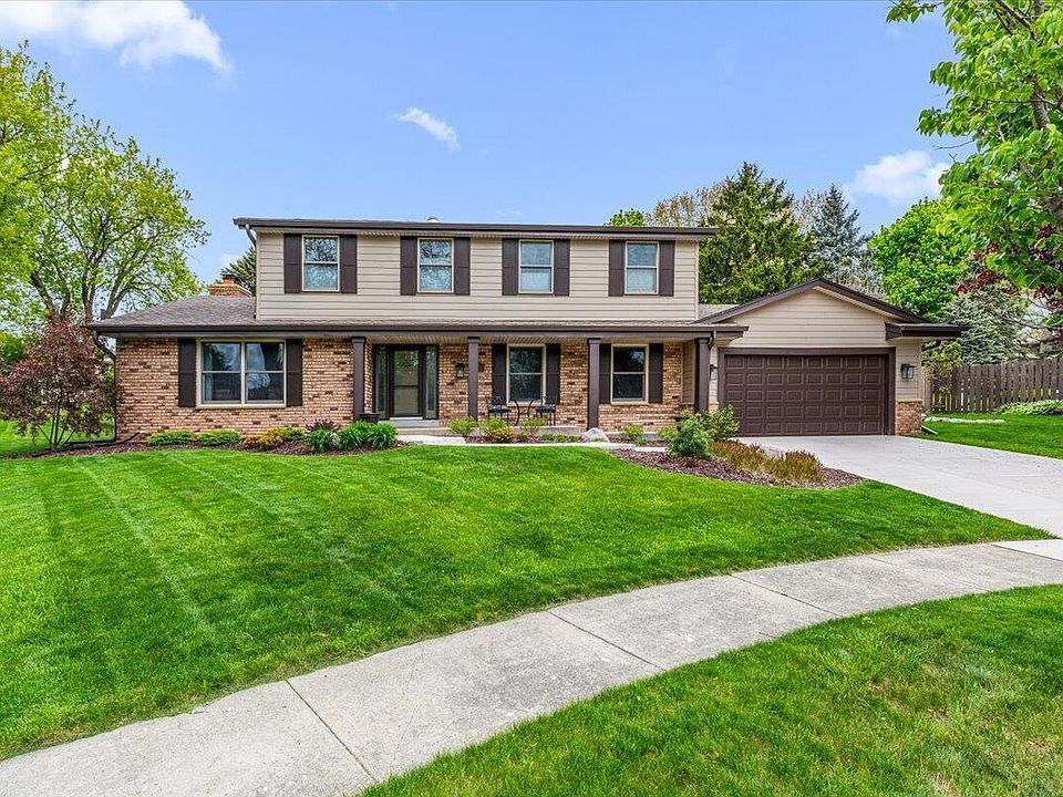 1st image of 800 Sweetbriar COURT