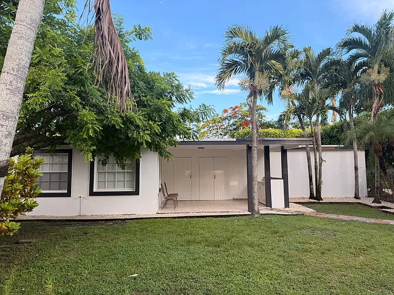 22800 Old Dixie Hwy — Photo 1