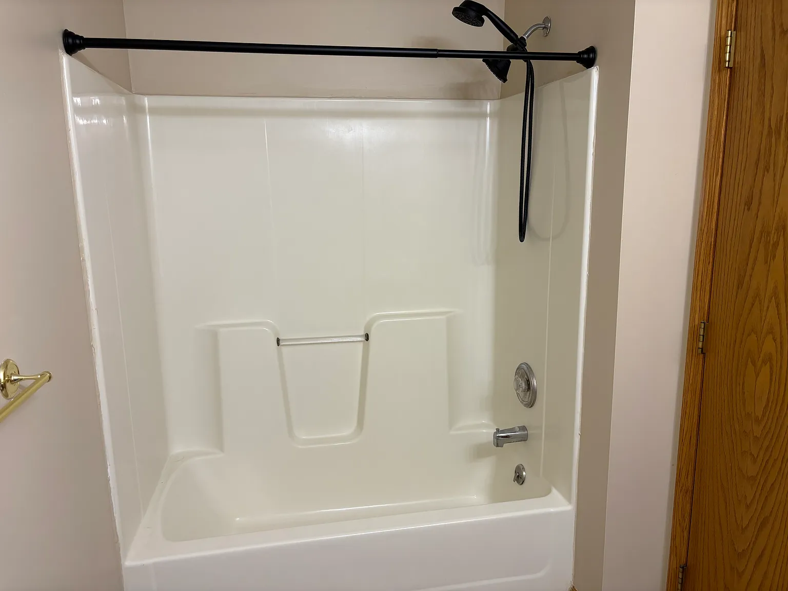 1 bed, 900 sqft, $750 — Photo 3
