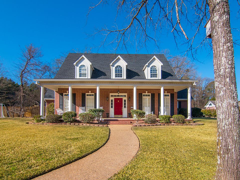 1st image of 101 Oak Isle Dr