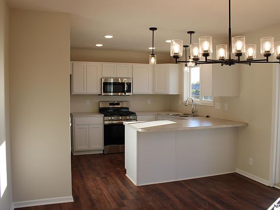 4th image of 8919 S 72nd St