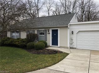 3443 Brookpoint Ln, Cuyahoga Falls, OH 44223