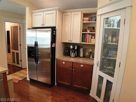 5th image of 451 Greenmeadow Ct SE
