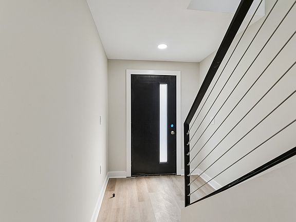 3rd image of 17 Jefferson St #B