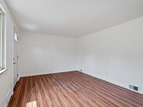 5th image of 114 Oliver Dr