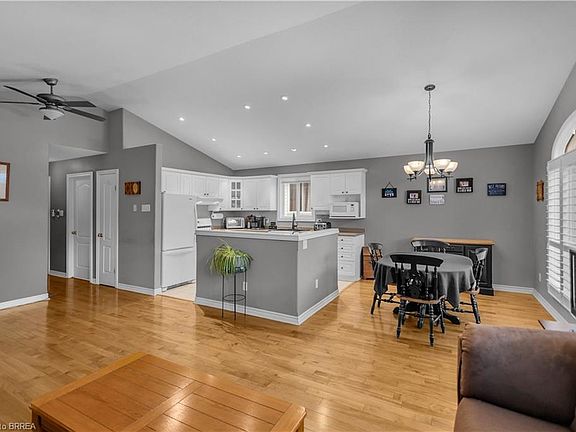5th image of 5 Passmore Ct