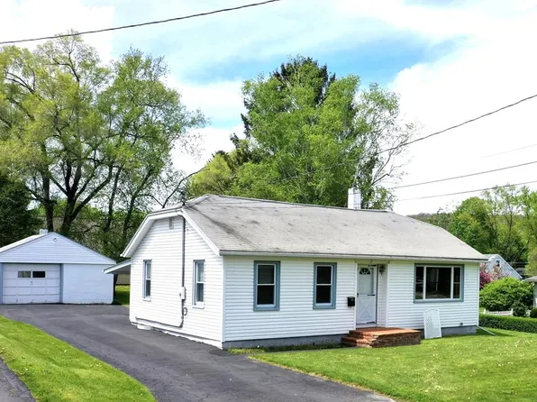 17 Fairview Dr, Bath, NY 14810