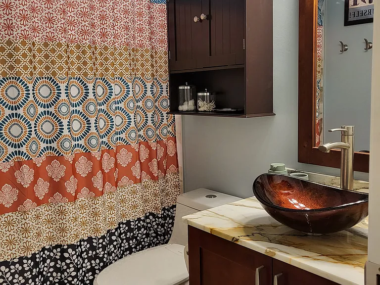 Shared guest bathroom