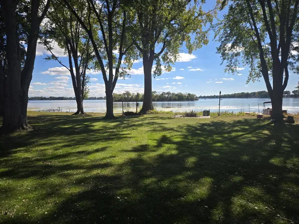 W10919 Blackhawk TRAIL, Fox Lake, WI 53933