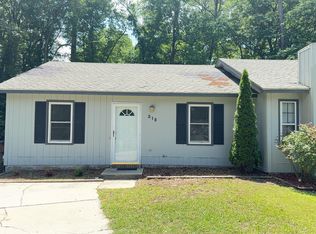 318 Cedar Creek Dr, Jacksonville, NC 28540