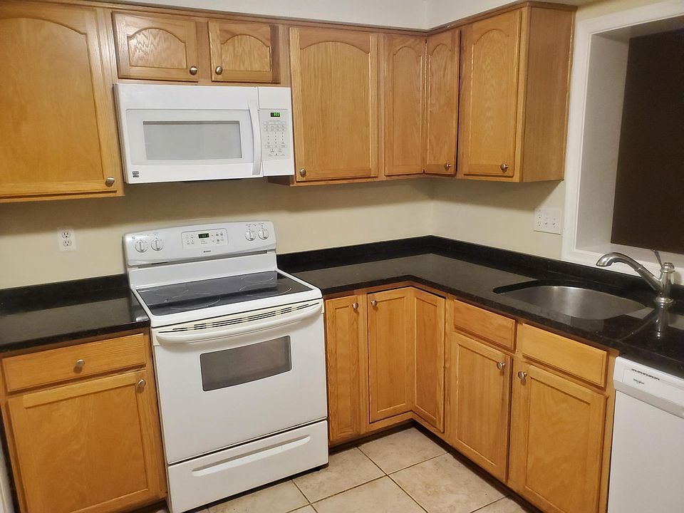 1st image of 160 Mosswood Ct